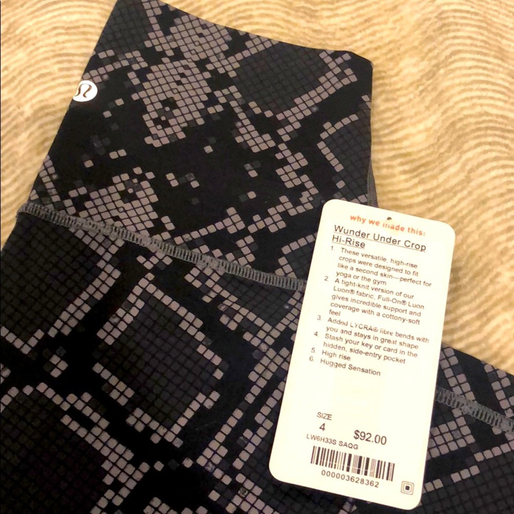 NWT Lululemon Wunder Under Crop high rise- size 4